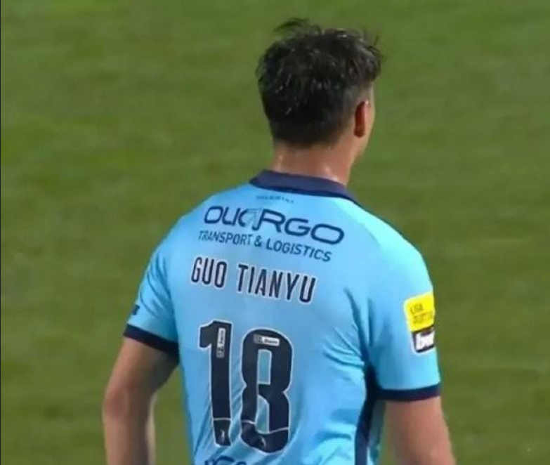 天行网址 -集结日体能课后；辽宁本钢调整名单备战葡超；态度坚定；身体对抗强度拉满(日本500人激战事件详情)